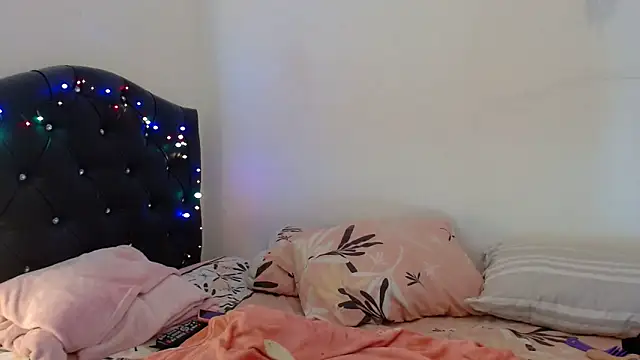 Snapshot of gooddes303salome chatting on 27, 9, 2025 gooddes303salome online show from 27, 9, 2025