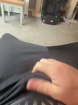 Snapshot of Averagematt1991 chatting on 3, 10, 2025 Averagematt1991 online show from 3, 10, 2025