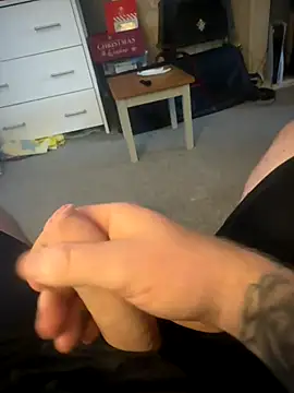 Snapshot of Averagematt1991 chatting on 2, 12, 2025 Averagematt1991 online show from 2, 12, 2025