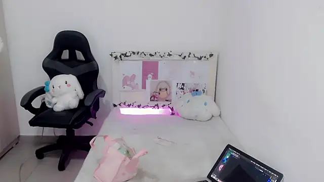 Youlittlepervertt  online show from 4, 1, 2025