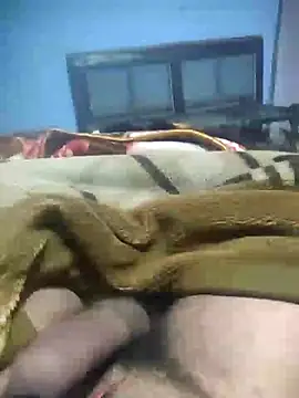 Snapshot of Deshilund9 chatting on 24, 12, 2024 Deshilund9 online show from 24, 12, 2024