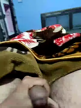 Snapshot of Deshilund9 chatting on 7, 1, 2025 Deshilund9 online show from 7, 1, 2025