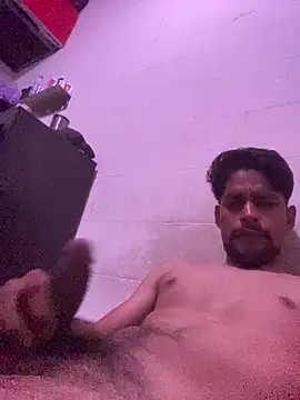 Snapshot of thegoldensexting420 chatting on 21, 10, 2025 thegoldensexting420 online show from 21, 10, 2025