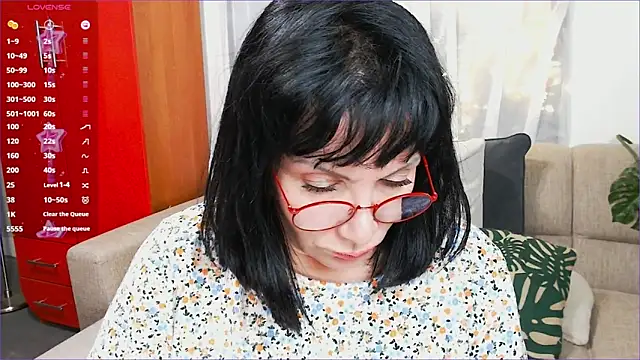 Snapshot of SquirtySlut chatting on 12, 12, 2024 SquirtySlut online show from 12, 12, 2024