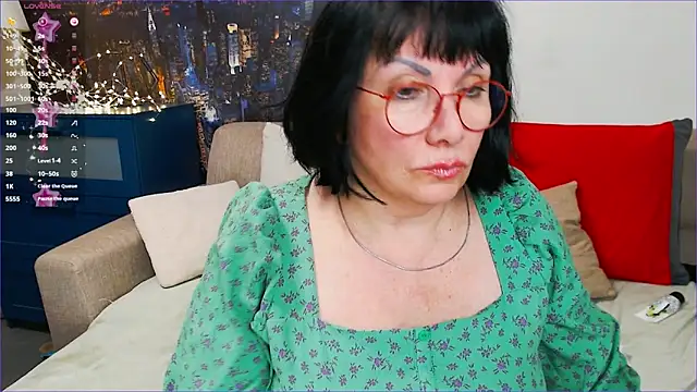 Snapshot of SquirtySlut chatting on 7, 3, 2025 SquirtySlut online show from 7, 3, 2025