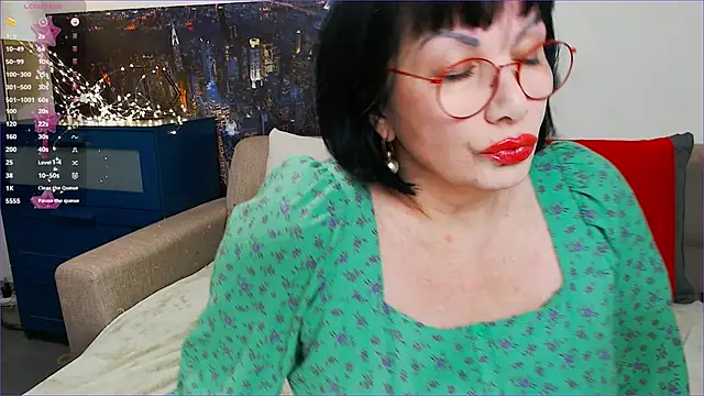 Snapshot of SquirtySlut chatting on 12, 3, 2025 SquirtySlut online show from 12, 3, 2025