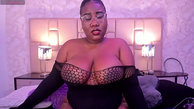 Darnellqueen online show from 6, 2, 2025