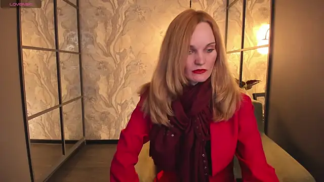 Snapshot of SaraSubtlety chatting on 13, 12, 2025 SaraSubtlety online show from 13, 12, 2025