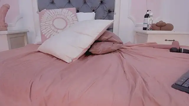 Valentina Ross  online show from 5, 1, 2026