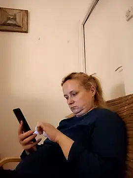 Snapshot of She-devilx chatting on 22, 10, 2025 She-devilx online show from 22, 10, 2025