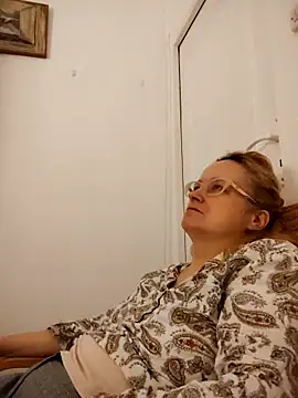 Snapshot of She-devilx chatting on 7, 11, 2025 She-devilx online show from 7, 11, 2025