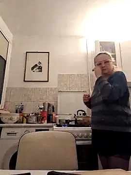 Snapshot of She-devilx chatting on 28, 11, 2025 She-devilx online show from 28, 11, 2025