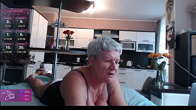 Snapshot of roxana_brooks chatting on 31, 10, 2025 roxana brooks online show from 31, 10, 2025