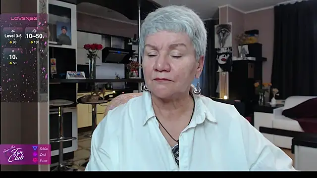 Snapshot of roxana_brooks chatting on 6, 11, 2025 roxana brooks online show from 6, 11, 2025