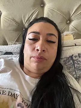 Karina Yang online show from 14, 12, 2025