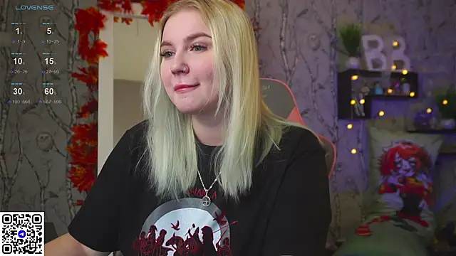 Snapshot of Moon_Valkyrie chatting on 12, 10, 2025 Moon Valkyrie online show from 12, 10, 2025