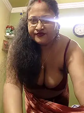 Snapshot of Mona_love143 chatting on 12, 11, 2025 Mona love143 online show from 12, 11, 2025