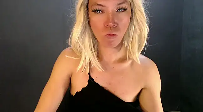 Snapshot of Rhianna_wilson chatting on 19, 1, 2025 Rhianna wilson online show from 19, 1, 2025