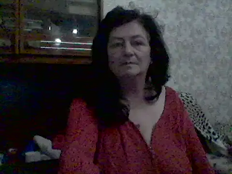 Snapshot of GypsiQueen2 chatting on 11, 2, 2025 GypsiQueen2 online show from 11, 2, 2025