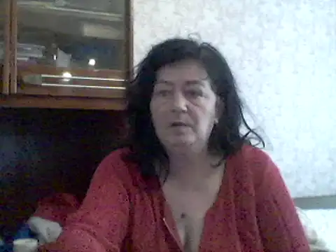 Snapshot of GypsiQueen2 chatting on 15, 2, 2025 GypsiQueen2 online show from 15, 2, 2025