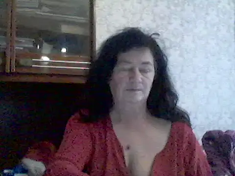 Snapshot of GypsiQueen2 chatting on 15, 2, 2025 GypsiQueen2 online show from 15, 2, 2025