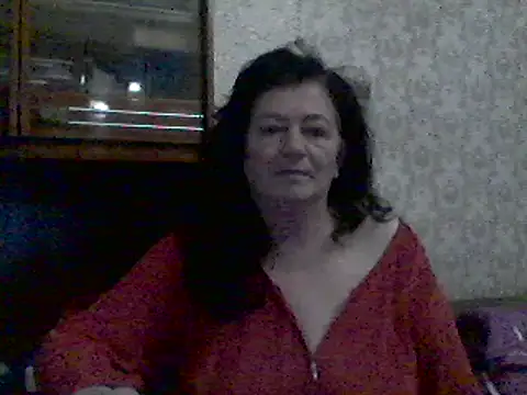 Snapshot of GypsiQueen2 chatting on 16, 2, 2025 GypsiQueen2 online show from 16, 2, 2025