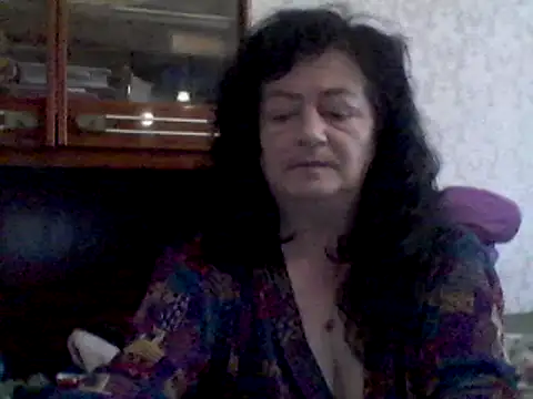 Snapshot of GypsiQueen2 chatting on 20, 2, 2025 GypsiQueen2 online show from 20, 2, 2025