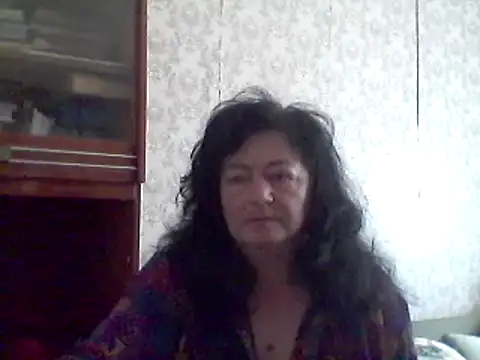 Snapshot of GypsiQueen2 chatting on 25, 2, 2025 GypsiQueen2 online show from 25, 2, 2025