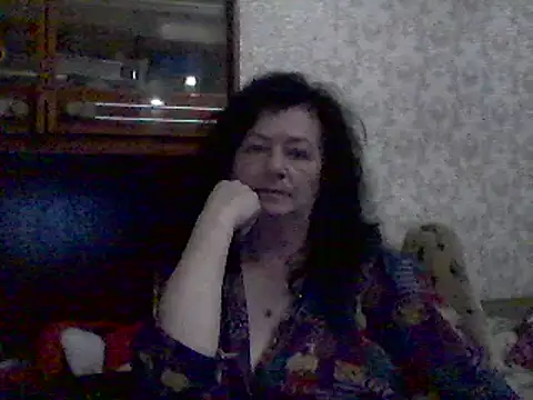 Snapshot of GypsiQueen2 chatting on 5, 3, 2025 GypsiQueen2 online show from 5, 3, 2025