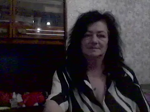 Snapshot of GypsiQueen2 chatting on 9, 3, 2025 GypsiQueen2 online show from 9, 3, 2025