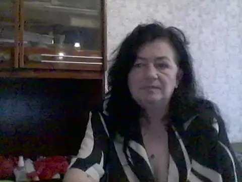 Snapshot of GypsiQueen2 chatting on 10, 3, 2025 GypsiQueen2 online show from 10, 3, 2025