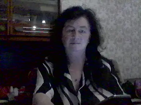Snapshot of GypsiQueen2 chatting on 10, 3, 2025 GypsiQueen2 online show from 10, 3, 2025