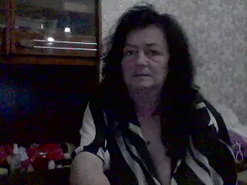 Snapshot of GypsiQueen2 chatting on 11, 3, 2025 GypsiQueen2 online show from 11, 3, 2025