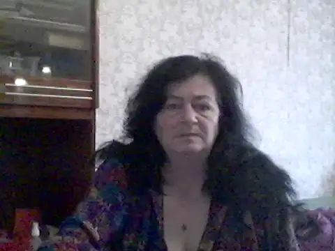 Snapshot of GypsiQueen2 chatting on 13, 3, 2025 GypsiQueen2 online show from 13, 3, 2025