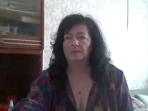 Snapshot of GypsiQueen2 chatting on 14, 3, 2025 GypsiQueen2 online show from 14, 3, 2025