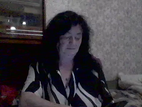 Snapshot of GypsiQueen2 chatting on 17, 3, 2025 GypsiQueen2 online show from 17, 3, 2025