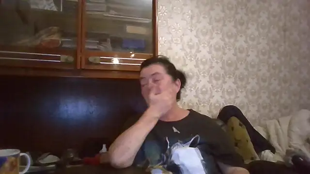 Snapshot of GypsiQueen2 chatting on 10, 9, 2025 GypsiQueen2 online show from 10, 9, 2025