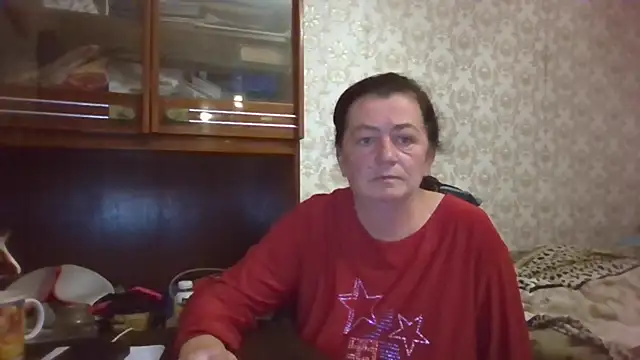 Snapshot of GypsiQueen2 chatting on 15, 10, 2025 GypsiQueen2 online show from 15, 10, 2025