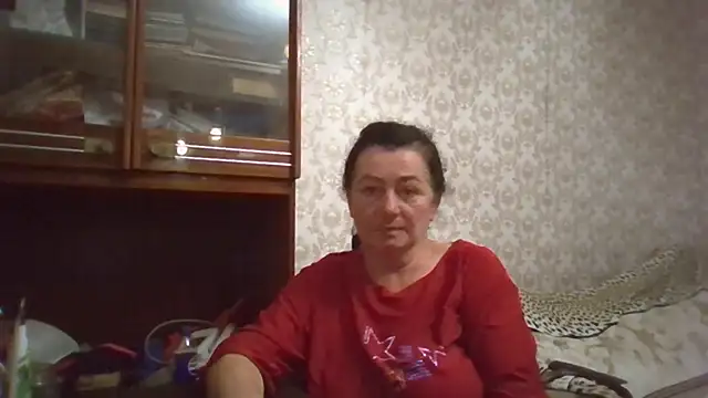 Snapshot of GypsiQueen2 chatting on 16, 10, 2025 GypsiQueen2 online show from 16, 10, 2025