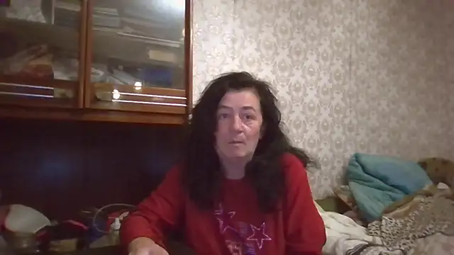Snapshot of GypsiQueen2 chatting on 17, 10, 2025 GypsiQueen2 online show from 17, 10, 2025