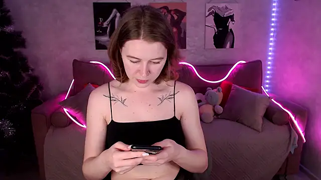 tiffany  burn online show from 23, 12, 2025