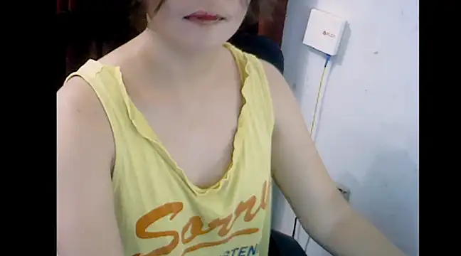 Snapshot of makemefallin chatting on 10, 12, 2024 makemefallin online show from 10, 12, 2024