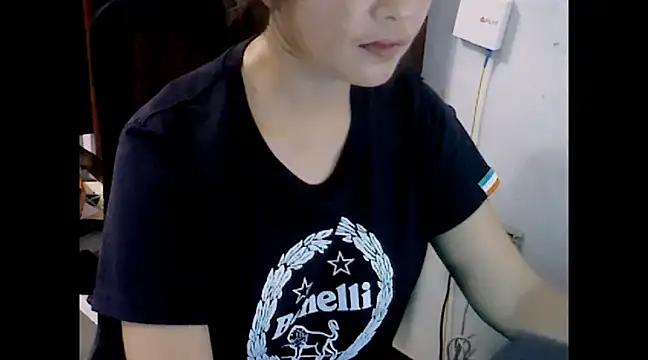 Snapshot of makemefallin chatting on 11, 12, 2024 makemefallin online show from 11, 12, 2024