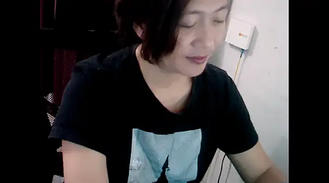 Snapshot of makemefallin chatting on 19, 12, 2024 makemefallin online show from 19, 12, 2024