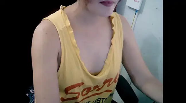 Snapshot of makemefallin chatting on 21, 1, 2025 makemefallin online show from 21, 1, 2025