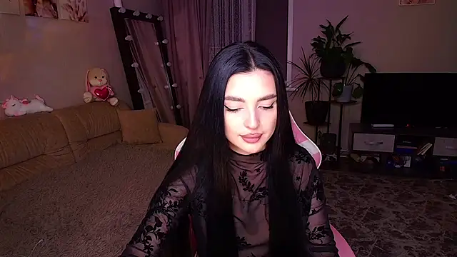 Snapshot of __Malika__ chatting on 10, 10, 2025 Malika online show from 10, 10, 2025