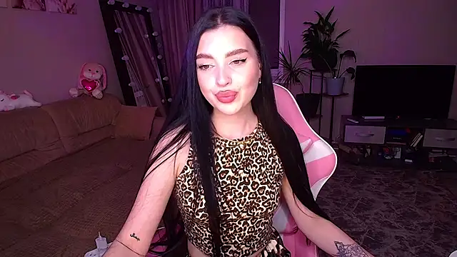 Snapshot of __Malika__ chatting on 30, 10, 2025 Malika online show from 30, 10, 2025