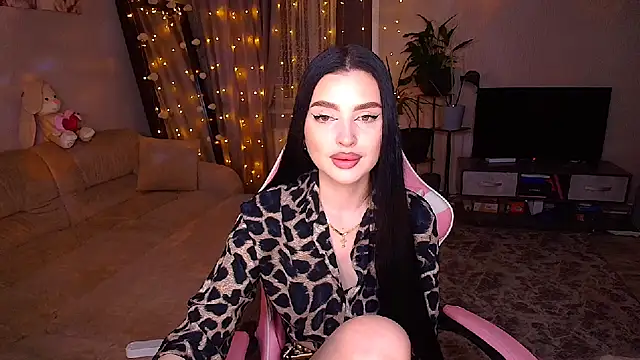 Snapshot of __Malika__ chatting on 4, 12, 2025 Malika online show from 4, 12, 2025