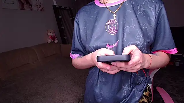 Snapshot of __Malika__ chatting on 14, 12, 2025 Malika online show from 14, 12, 2025