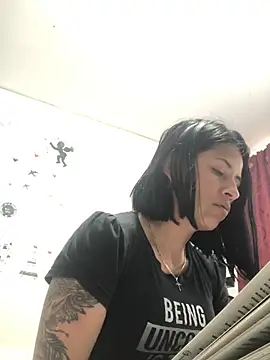 Snapshot of sharoon_cheerry chatting on 20, 2, 2025 sharoon cheerry online show from 20, 2, 2025